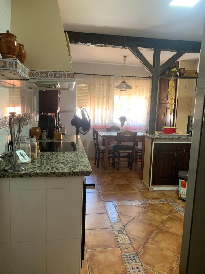 Casa Con Piscina Cerca De Sevilla ภายนอก รูปภาพ